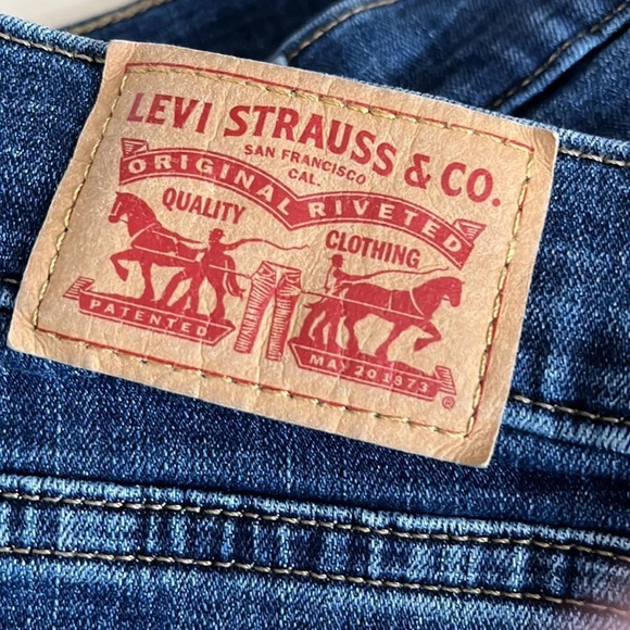 Levi's Classic Bermuda Denim Shorts in Lapis Midnight - Size 30 - Picture 6 of 10